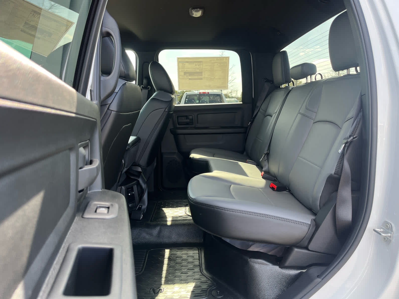 2026 RAM Ram 3500 Chassis Cab RAM 3500 TRADESMAN CREW CAB CHASSIS 4X4 60' CA