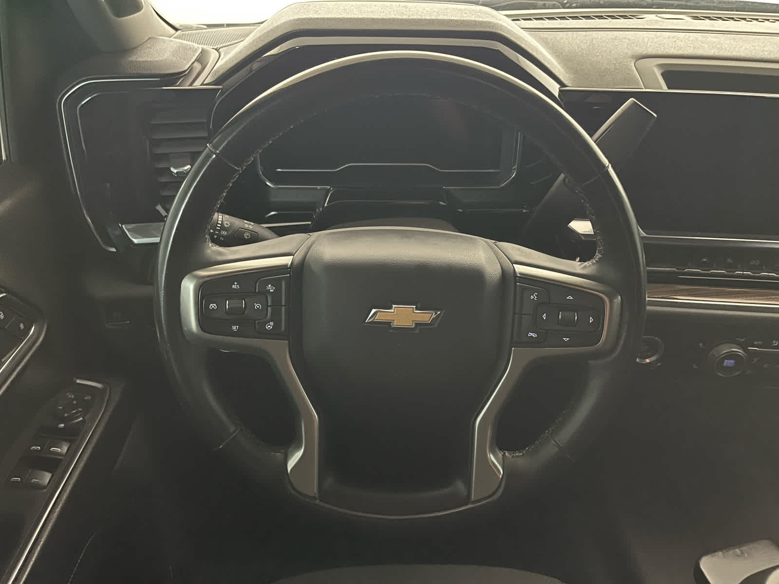 2023 Chevrolet Silverado 1500 4WD Crew Cab Standard Bed LT