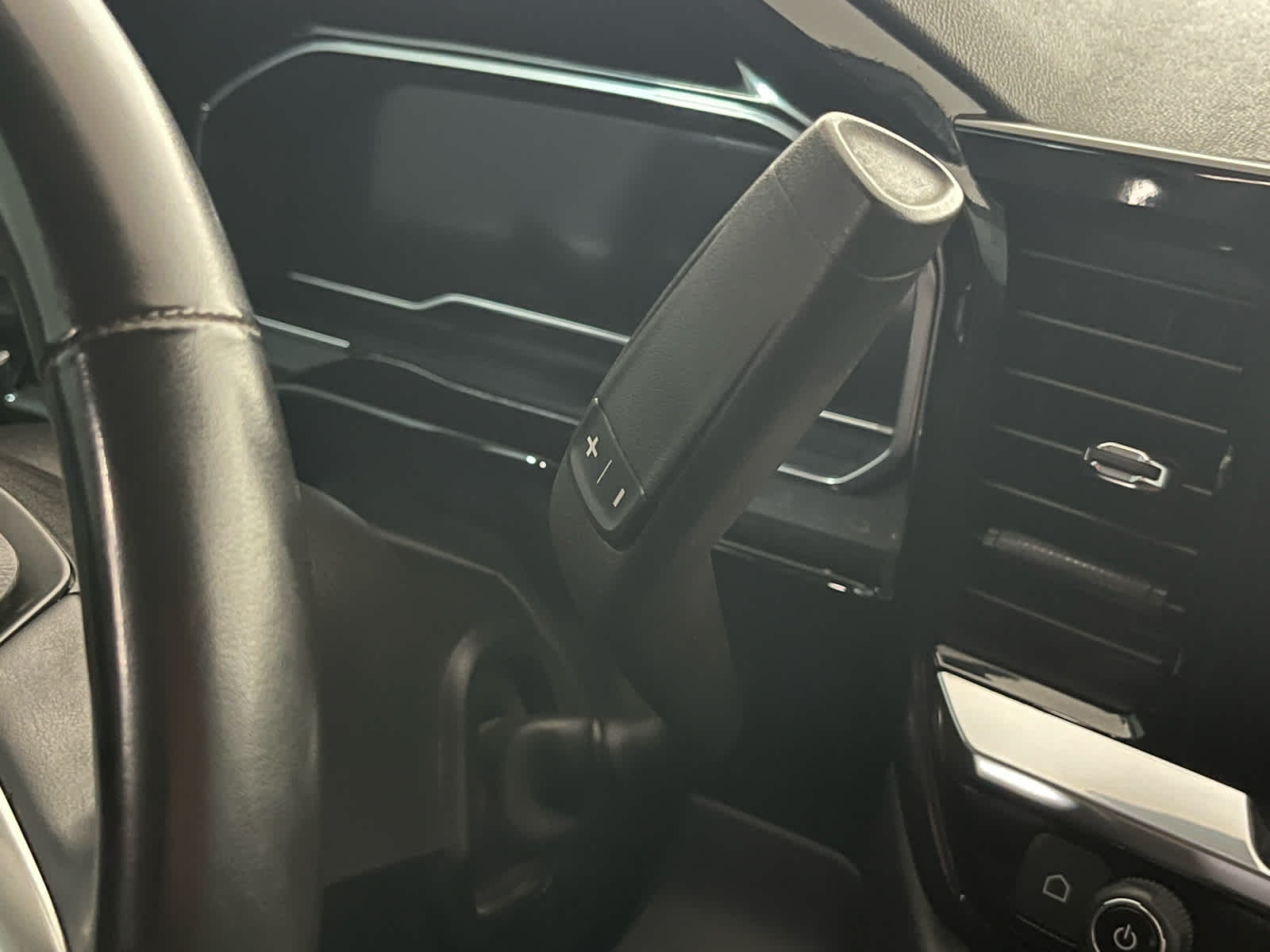 2023 Chevrolet Silverado 1500 4WD Crew Cab Standard Bed LT