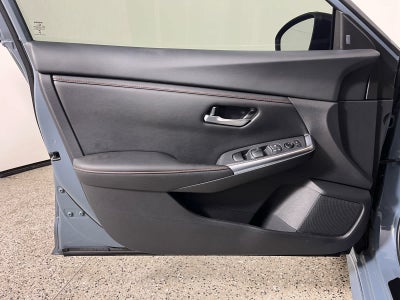 2024 Nissan Sentra SR Xtronic CVT