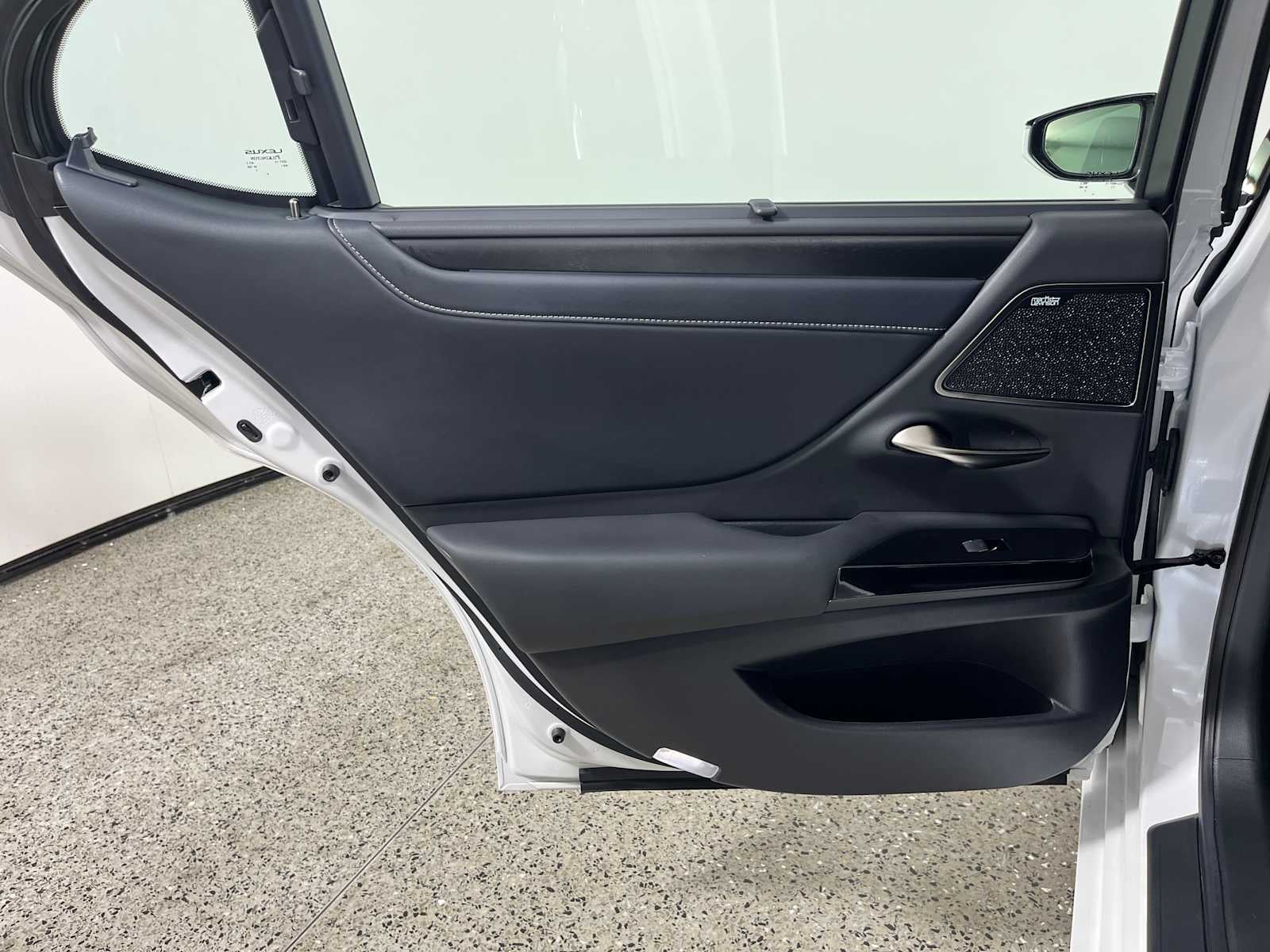 2025 Lexus ES 350 Ultra Luxury