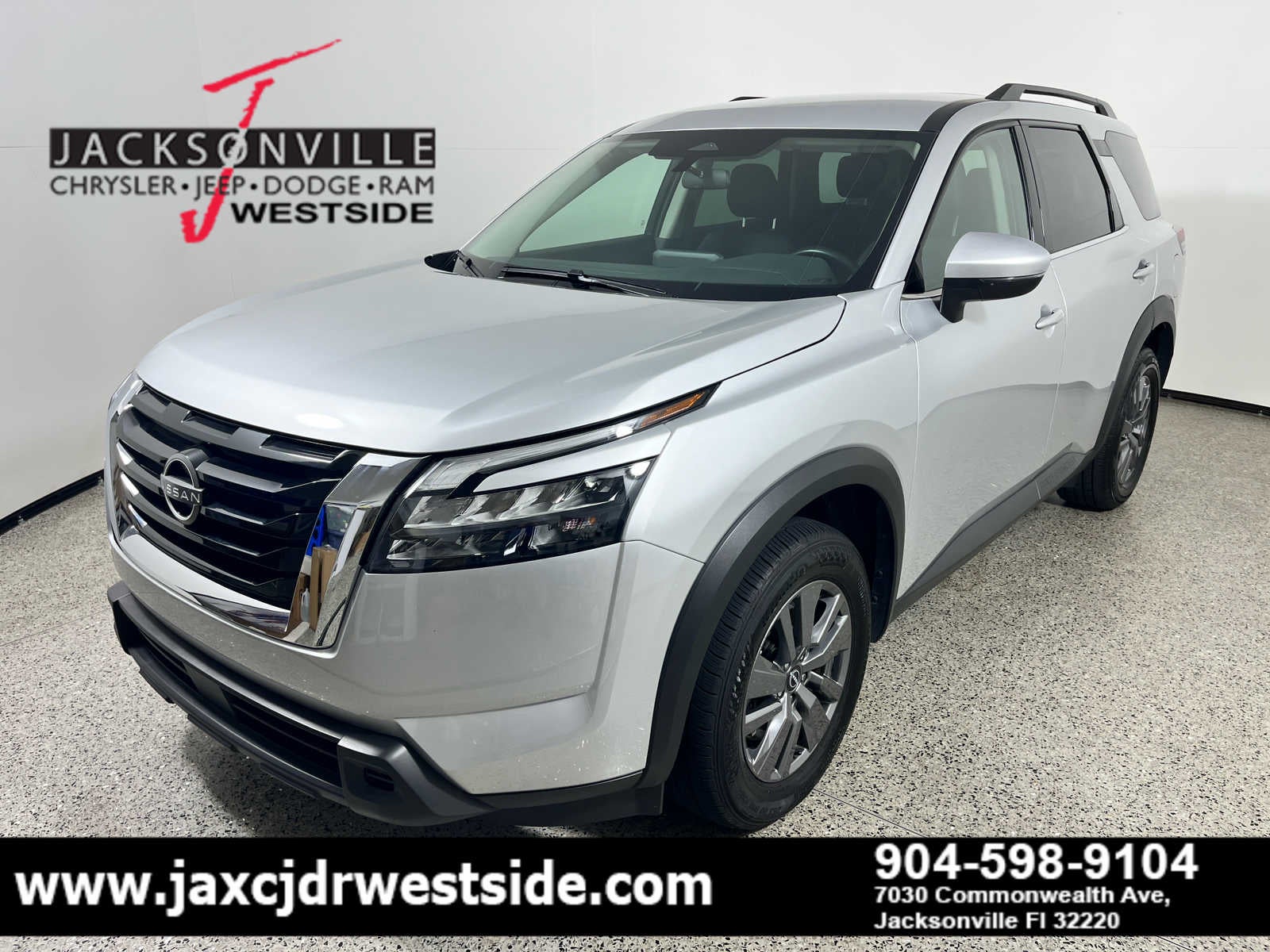2025 Nissan Pathfinder SV