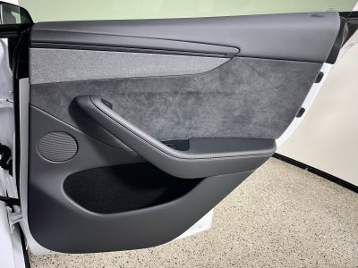 2026 Tesla Model Y Base
