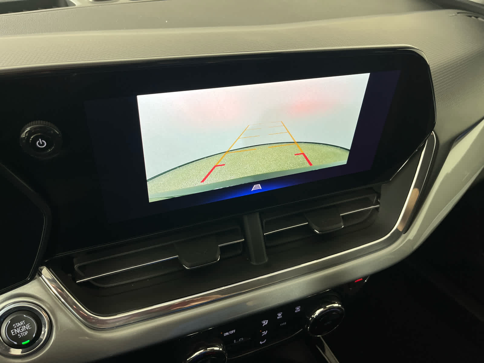 2025 Chevrolet Trax FWD LT