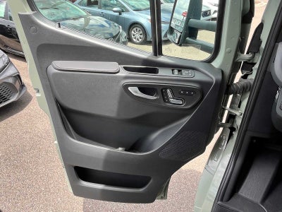 2024 Mercedes-Benz Sprinter Cab Chassis Base