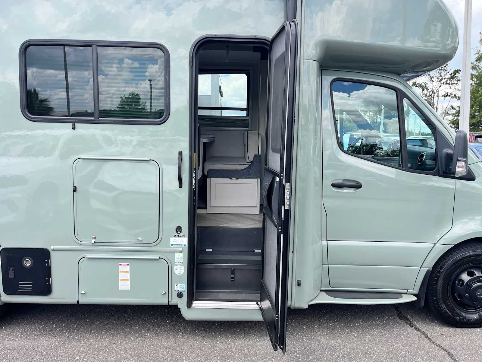 2024 Mercedes-Benz Sprinter Cab Chassis Base