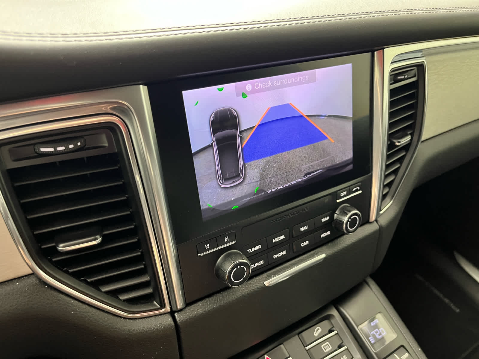 2017 Porsche Macan Turbo